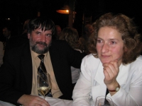 Oslava 17. listopadu – Petr a Věra Náhlíkovi na Večírku padlých revolucionářů ve Staré sladovně v Malé ulici (r. 2007)