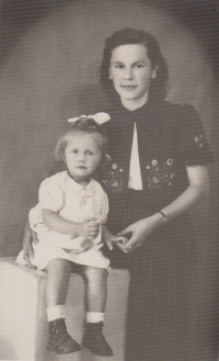 S maminkou Vlastou, září 1944