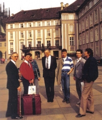 Ve dne jmenování rektorem se studenty a dalšími 