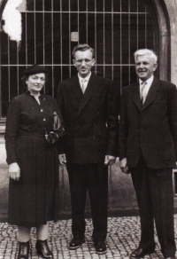 Při příležitosti promoce v Praze, 1959