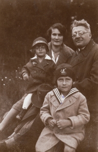  Rodina Janíkova v roce 1929