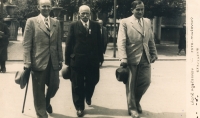 Zleva: Otec pamětníka, dědeček z Hořepníku, Poděbrady před válkou