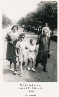 Zprava: Babička Ledererová + bratr Pavel