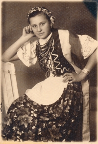 Zofia at the age of 15 in 1938