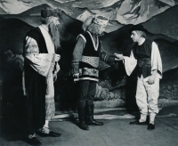 Amateur theatre performance, Hradešín, witness on the right