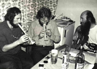 S bratrem Jaroslavem a kamarádem Karlem Navrátilem, Žandov 1977