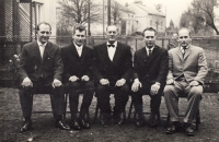 Richard Němec (úplně vlevo) s otcem a bratry, 1964
