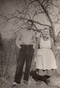 Alois a Antonie Pospíšilovi, rodiče Františka Pospíšila 
(poválečné foto - 50. léta)
