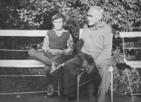 Vít Pelikán with his grandfather academic sculptor Julius Pelikán