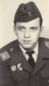 Gustav as a soldier(1957)