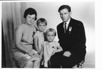 S rodinou, 1. pol. 60. let