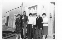 S matkou, otcem, manželkou a dcerami, 70. léta