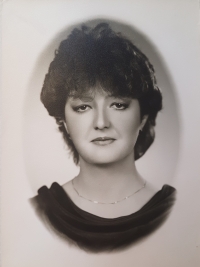 Profilová fotografie pamětnice, maturitní tablo, Prachatice, 1986