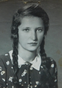 Editha Kobzová (Brosigová) in 1947