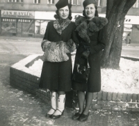 Pamětnice s přítelkyní Helenou 1939