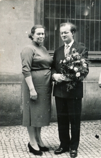 Slavnostní absolventská fotografie Václava Štěpána