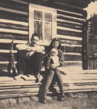 S bratrem Antonínem a malým Vilémem Jeřábkem (bratranec manžela)