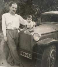 Štefan Katona s otcom v roku 1947
