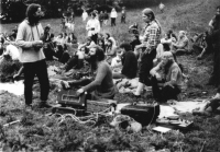 Undergroundový festival v roce 1985 na Třemešku  pořádaný na pětadvacáté narozeniny Antonína Mikšíka
