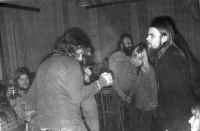 V hospodě Čtverka v Uničově, muzikálový večer na téma 60. let