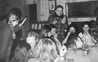 V hospodě Čtverka v Uničově, muzikálový večer na téma 60. let
