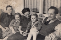 Rodina: babička Marie, Blanka, maminka Helena, bratr Miloš, tatínek Rudolf
