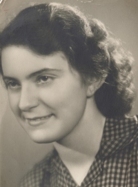Eva Pacovská, Praha, cca 1955