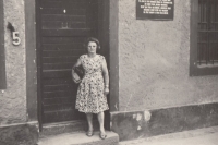 Maminka Růžena during the viewing of the Terezin ghetto 