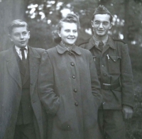 Ján Fejfár with family (1952)