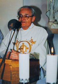 Radomil Kaláb during the service of the Holy Mass in the Church of St. Bartholomew in Brno-Žebětín.