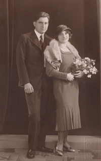Jan Škramovský a Marta Škramovská roz. Hrubá; svatba rodičů Evy Pacovské, Praha, 1930