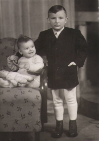 Milan Možný se sestrou