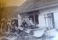 Stavba pamětníkova rodinného domu, Lhota Rapotina, 60. léta 20. století