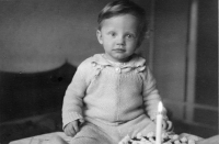 Miroslav Tomek na své první narozeniny, 1947