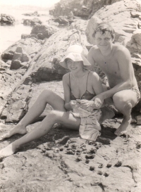 Eva Vorlíčková s budoucím manželem Janem Kárníkem / Bulharsko / 1981