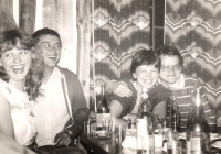 Maturitní sraz, Eva první zleva / 1985