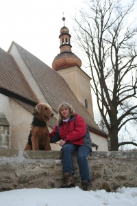 Mrs. Eva Vorlíček at the church in Loukov again / 2009