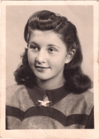 Božena Škrabalová as a 13 years old girl