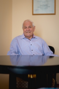 V kanceláři Národního ústavu lidové kultury ve Strážnici