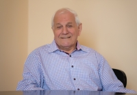 V kanceláři Národního ústavu lidové kultury ve Strážnici