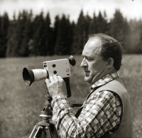 Rudolf Tomšů v době, kdy natáčel své amatérské filmy (70. léta)