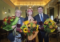 S architektem Janem Soukupem a hokejovým trenérem Jaroslavem Špačkem při uvedení do Dvorany slávy Plzeňského kraje (18. září 2018)