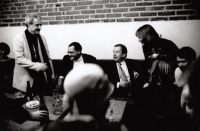 Monika Švábová s ministrem kultury Pavlem Dostálem a prezidentem Václavem Havlem 