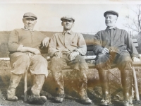 Dědeček František Votrubec, dědeček Josef Brožek a soused