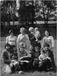 Family meeting in Jílovém near Prague in 1982