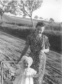 Little Helena with her mother