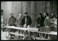 Občanské fórum, které se zakládá v Litomyšli ve sportovní hale 30. 11. 1989