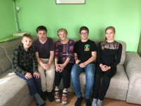 Milada Kozderková s žákovským týmem