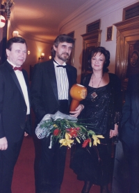 S Janou Hlaváčovou a Václavem Postráneckým u příležitosti obdržení historicky první Thálie, 1993 