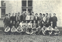 Marie Krásová se svými žáky, konec 60. let